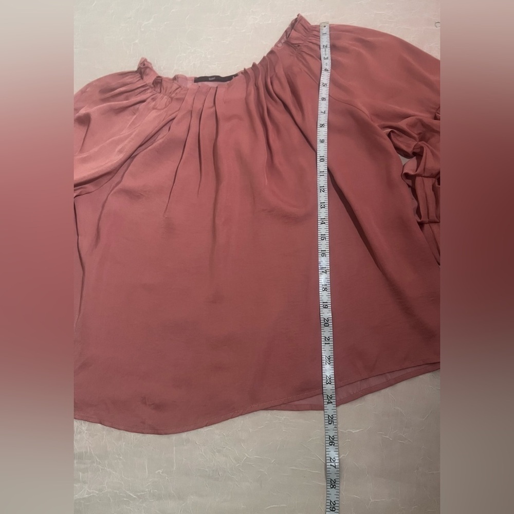 Pink feminine satin blouse - Picture 5 of 7